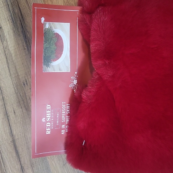 RED SHED Red White 48" Supersoft Faux Fur Trim Tree Skirt - Picture 2 of 4